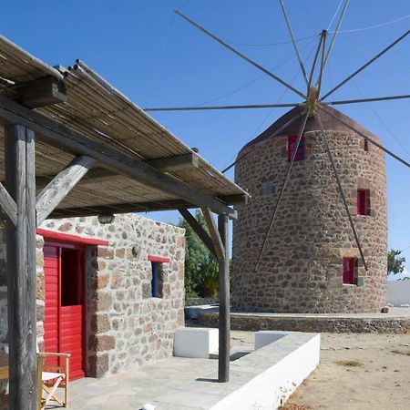 Marketos Windmill And Houses Trypiti Bagian luar foto