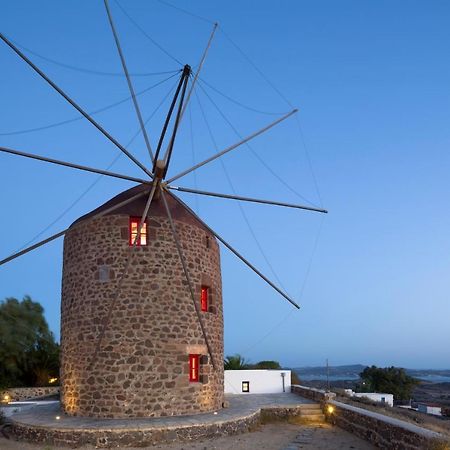 Marketos Windmill And Houses Trypiti Bagian luar foto