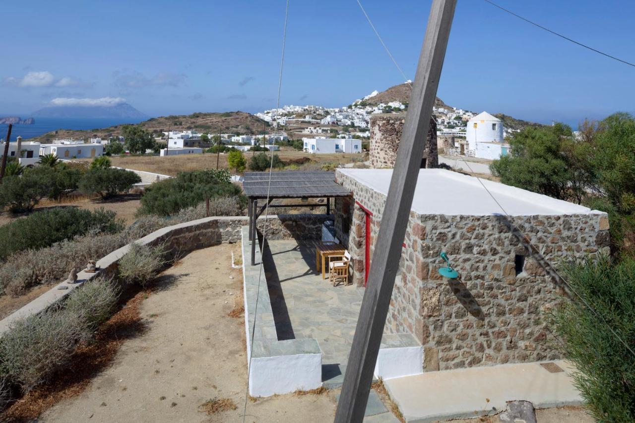 Marketos Windmill And Houses Trypiti Bagian luar foto